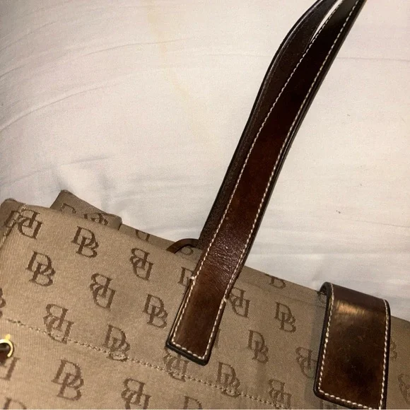 Dooney & Bourke Brown Tote with Classic Design - Picture 4 of 11